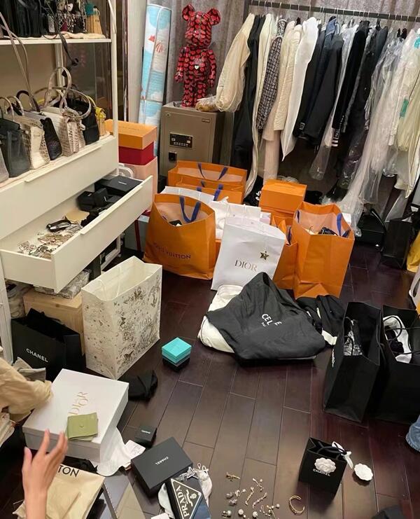新密市回收顶奢鞋服